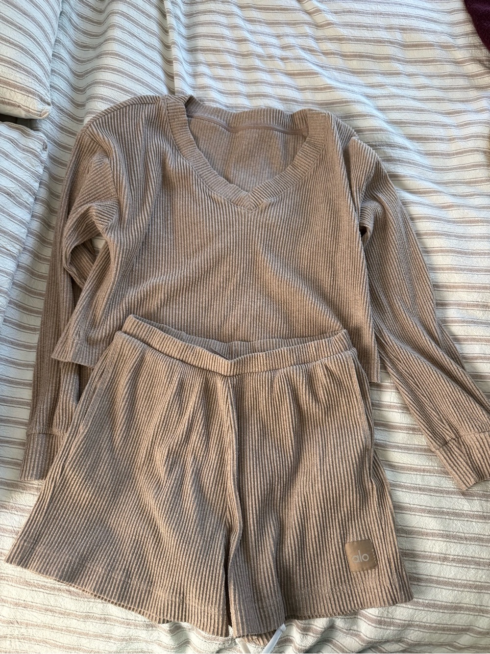 ALO Yoga Ribbed Loungewear Set in Taupe